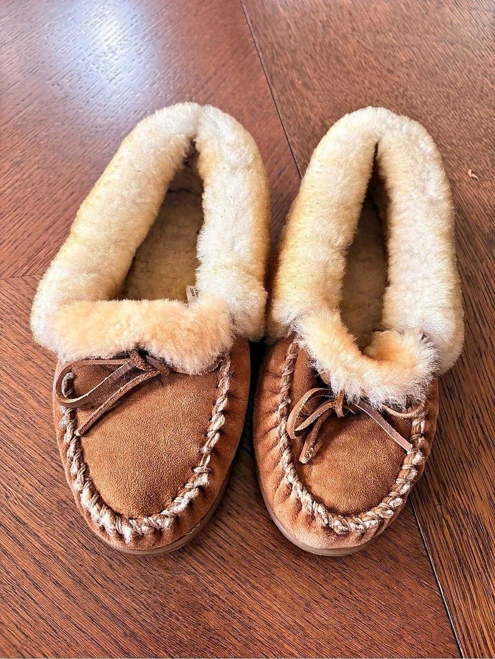 L.L.Bean Wicked Good Moccasin Slippers Women’s 8M Brown Suede Shearling - Like N